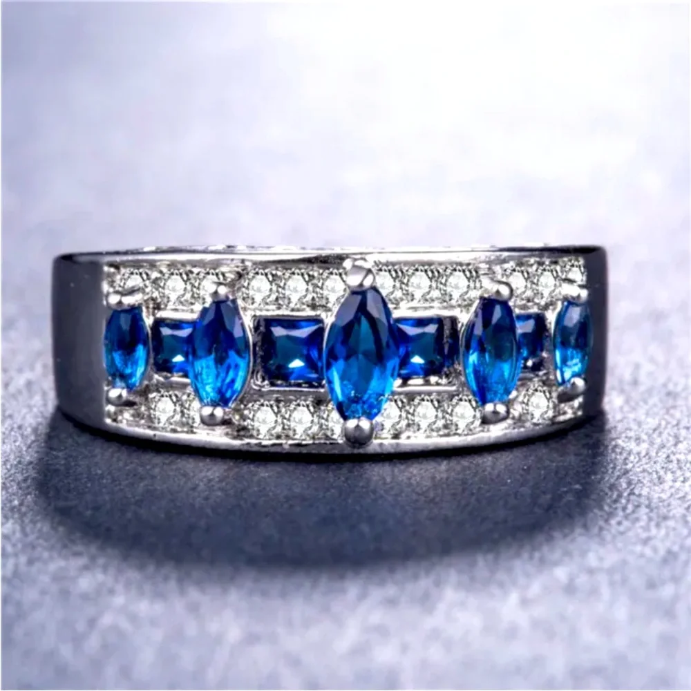 Gorgeous New Sterling Silver Sapphire Ring